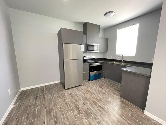 Building Photo - 10 Quitaca Dr