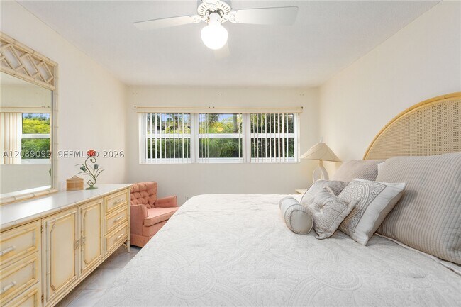 Building Photo - 3131 S Ocean Dr