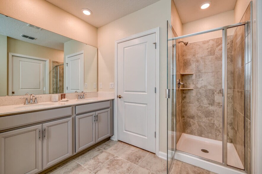 Building Photo - 729 Ocean Course Ave