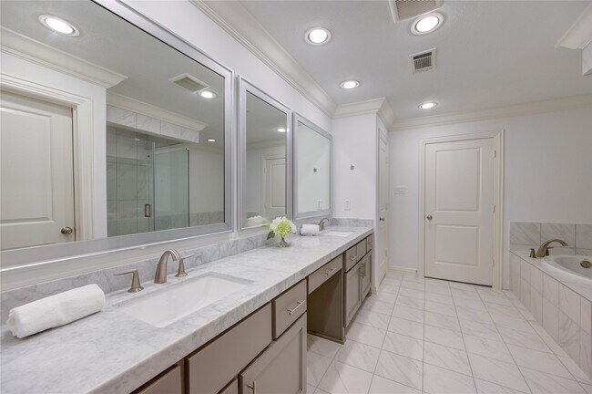 Building Photo - 13605 Teal Bluff Ln