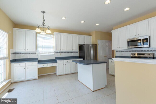 Building Photo - 341 Bullskin St