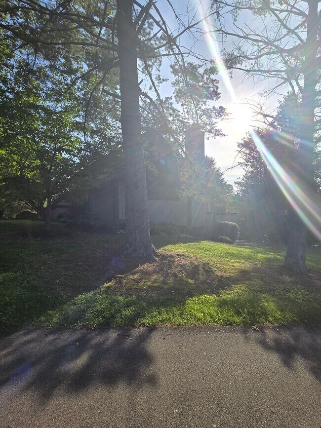 Building Photo - Spacious 3-Bedroom Condo in Gated Community – Modern Comfort & Convenience!