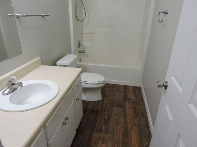 Building Photo - 265 Lindberg St