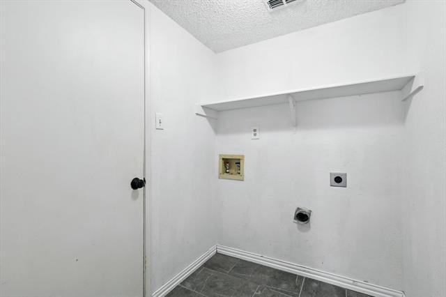 Building Photo - 990 Acorn Dr