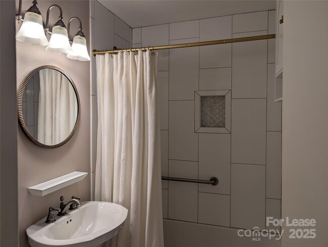 Building Photo - 20114 Washam St