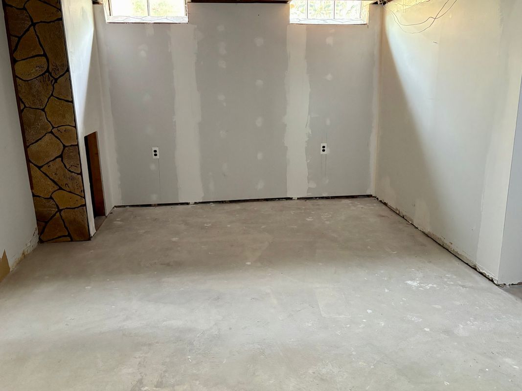 Building Photo - 3550 Kings Point Dr