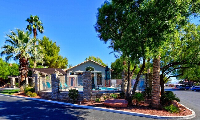 Building Photo - 2750 S Durango Dr