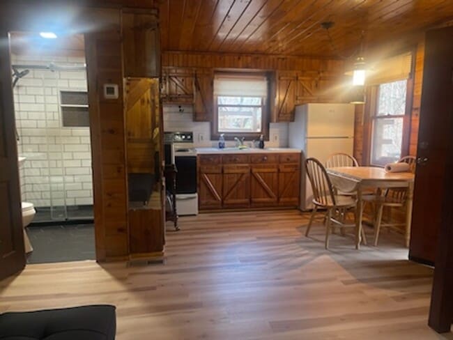 Building Photo - Seclusion!! But close to several surrounding counties!!