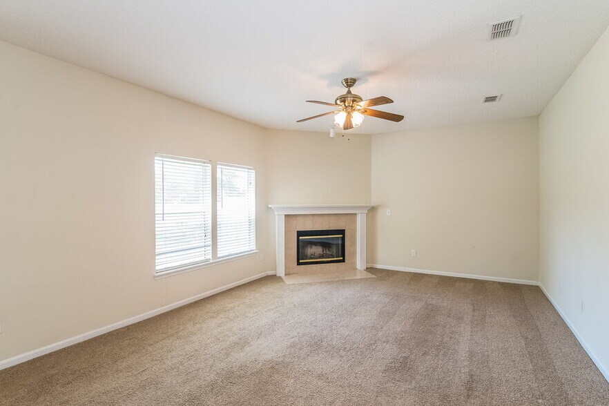 Building Photo - 341 W Tropical Trce