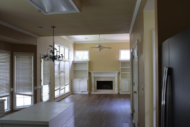 Building Photo - 7045 Devonhall Way