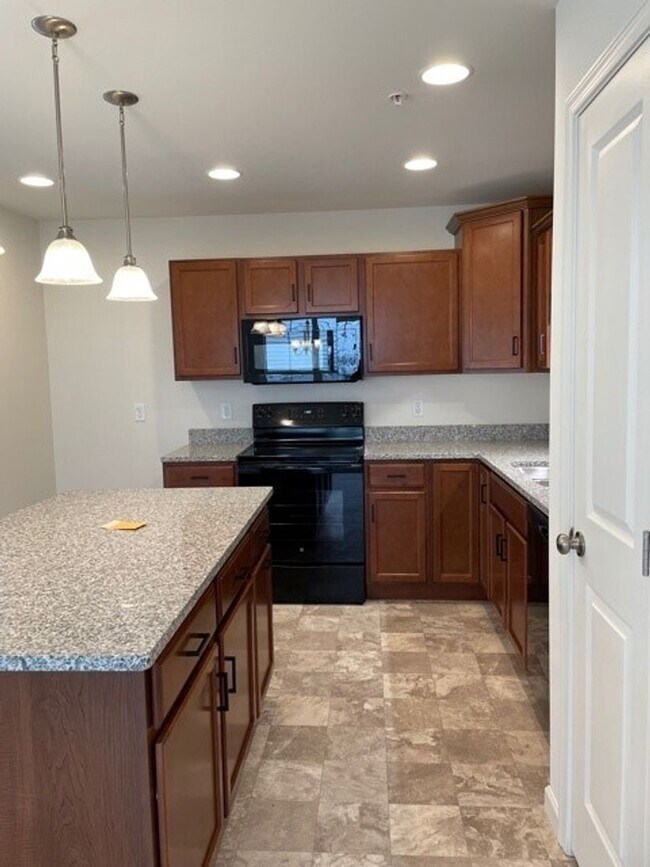 Building Photo - 8124 Kelly Dr