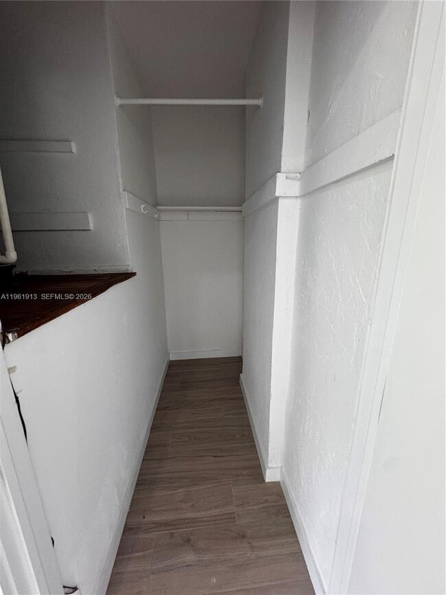 Building Photo - 2855 Royal Palm Ave