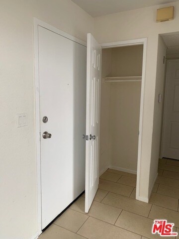 Building Photo - 4353 Coldwater Canyon Ave