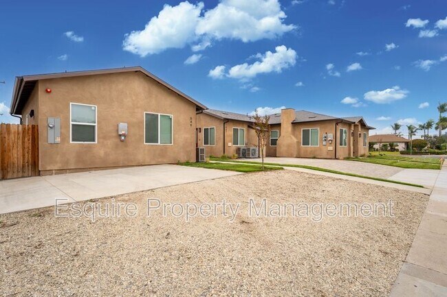 Building Photo - 545 Carty Dr