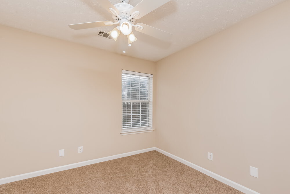 Building Photo - 2355 Lexington Ln