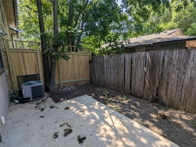 Building Photo - 7800 Northcrest Blvd