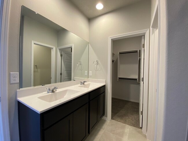 Building Photo - 4838 Mount Salas St NE