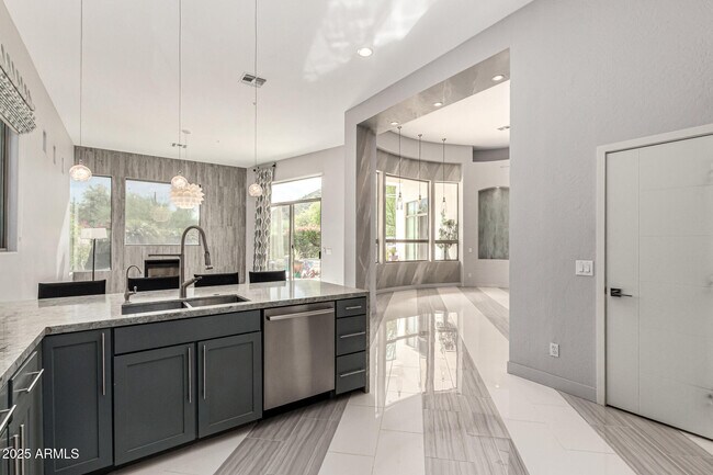 Building Photo - 15211 E Staghorn Dr