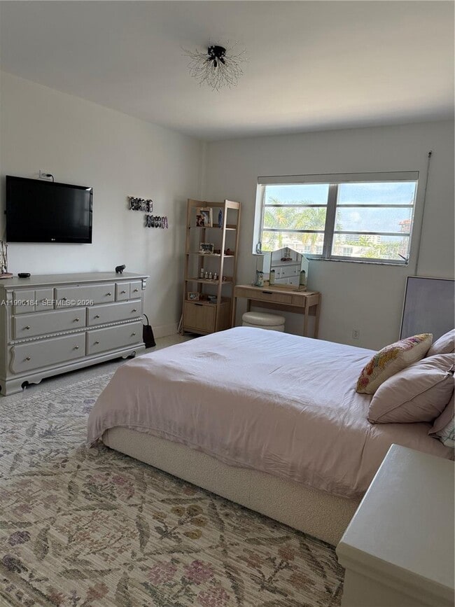 Building Photo - 9700 W Bay Harbor Dr