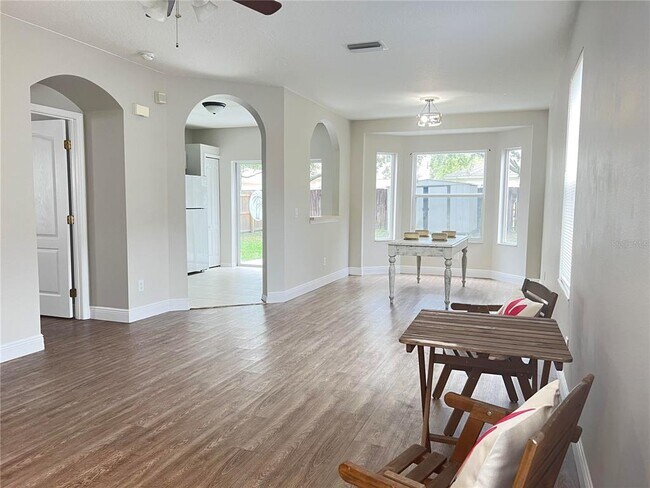 Building Photo - 10452 Blackmore Dr