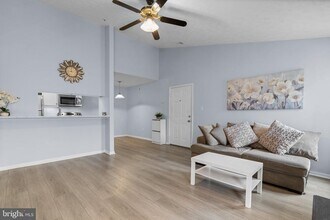 Building Photo - 6410 Greenfield Rd