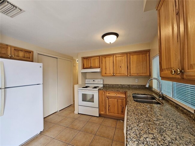 Building Photo - 4332 Newbury Dr