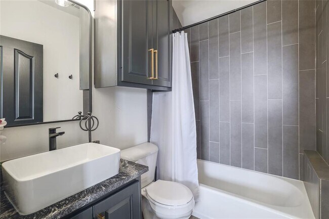 Building Photo - 1128 Thurman Bluff Dr