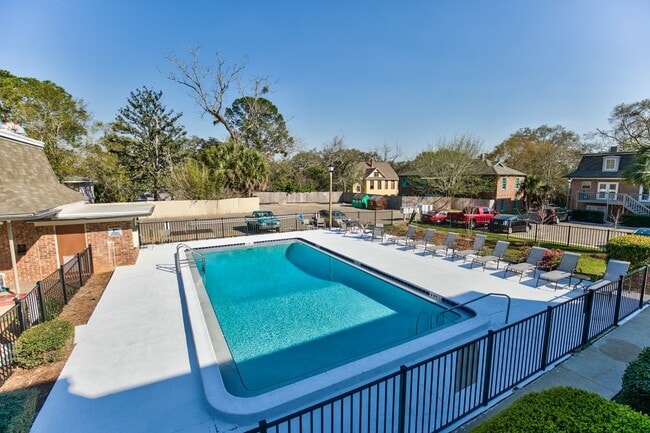 Building Photo - 405 N Gadsden St