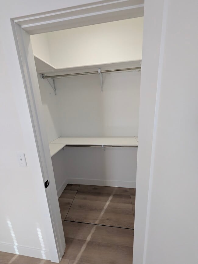 Building Photo - 162 Robin Rd