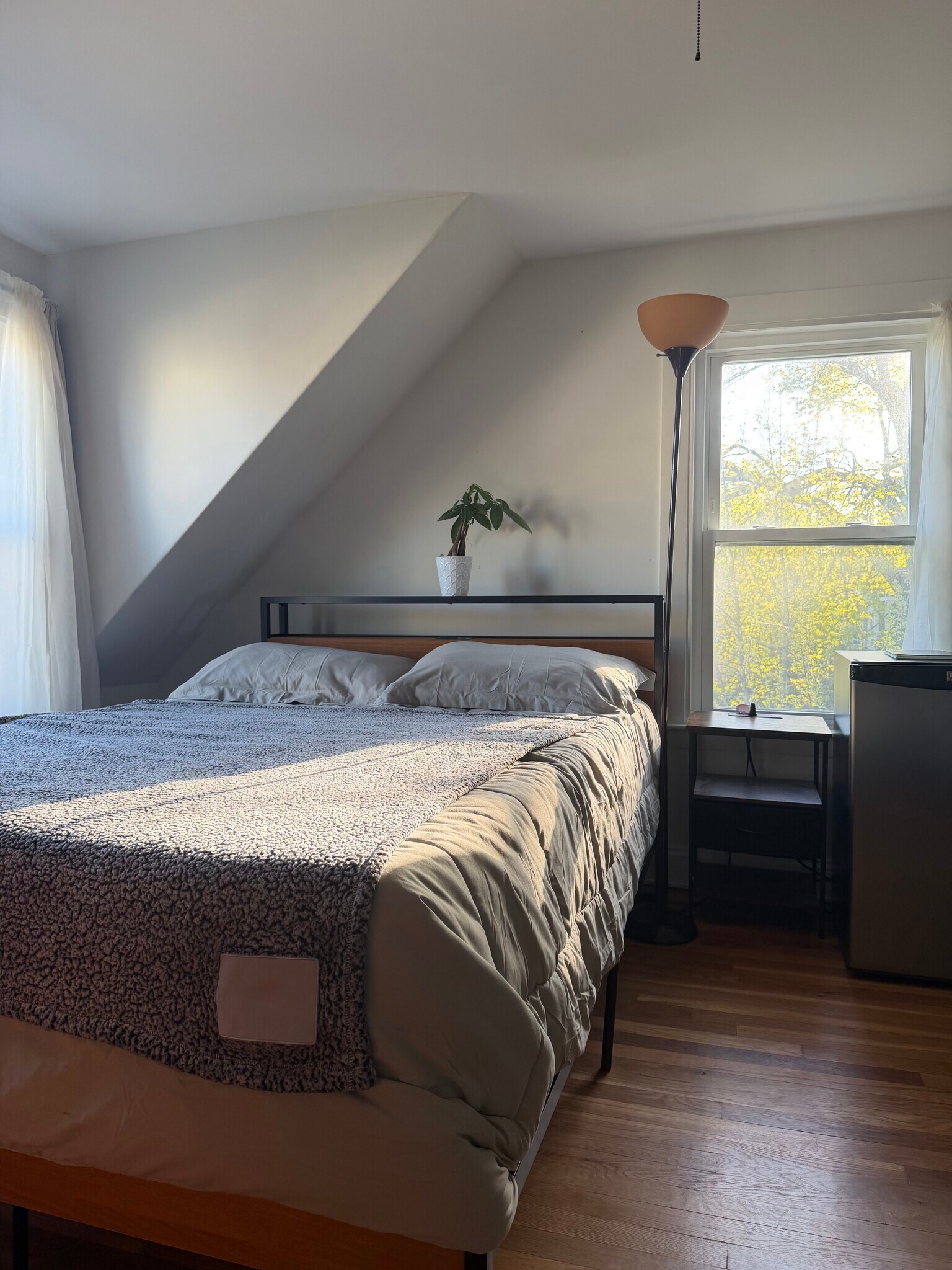 MAIN - 104R Homes Ave