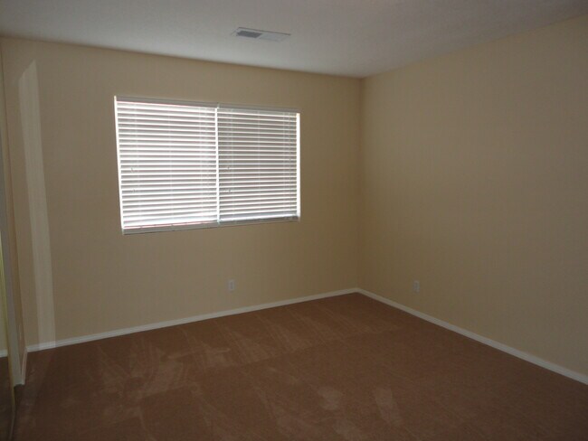 Building Photo - 6801 Augusta Hills Dr NE