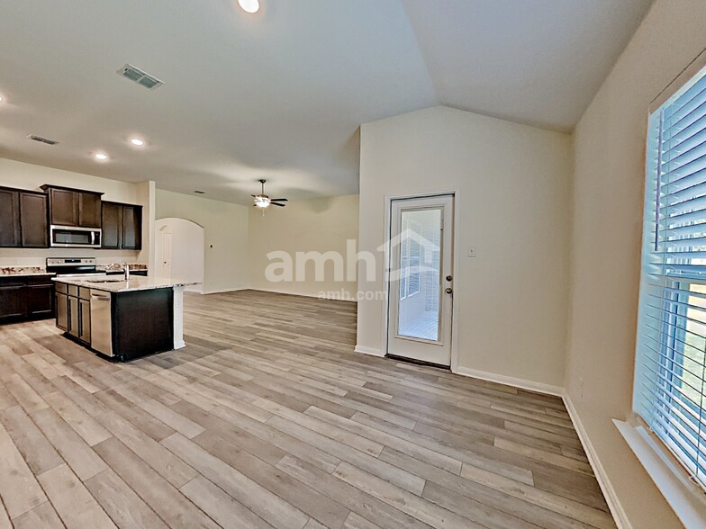 Building Photo - 7934 Cactus Plum Dr