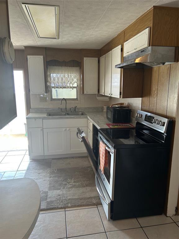 Building Photo - 2574 Arbelia St