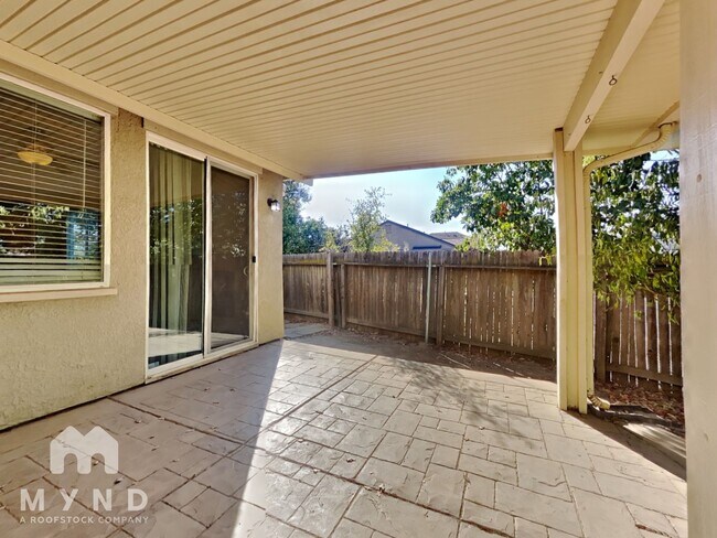 Building Photo - 10114 Upshaw Way