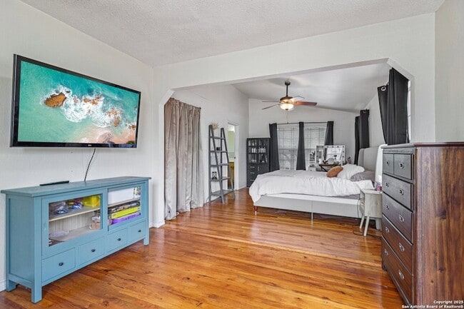 Building Photo - 2709 W Craig Pl