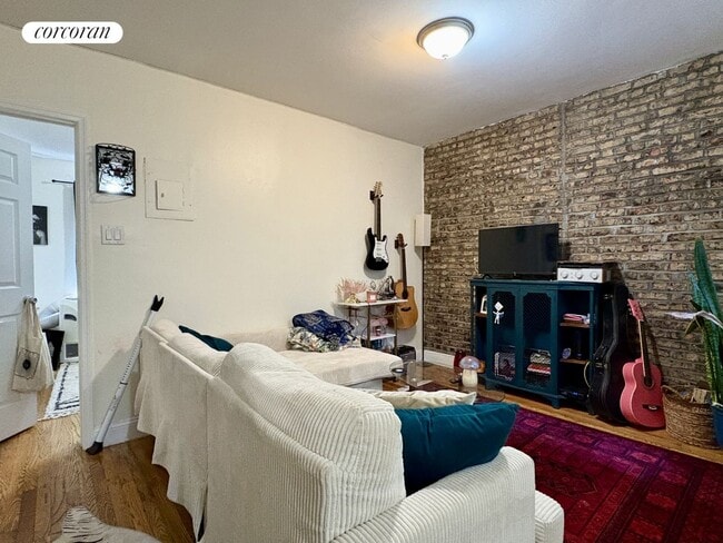 Building Photo - 146 17th St