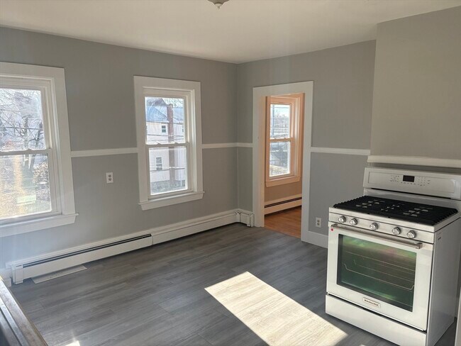 Building Photo - 12 Capron St