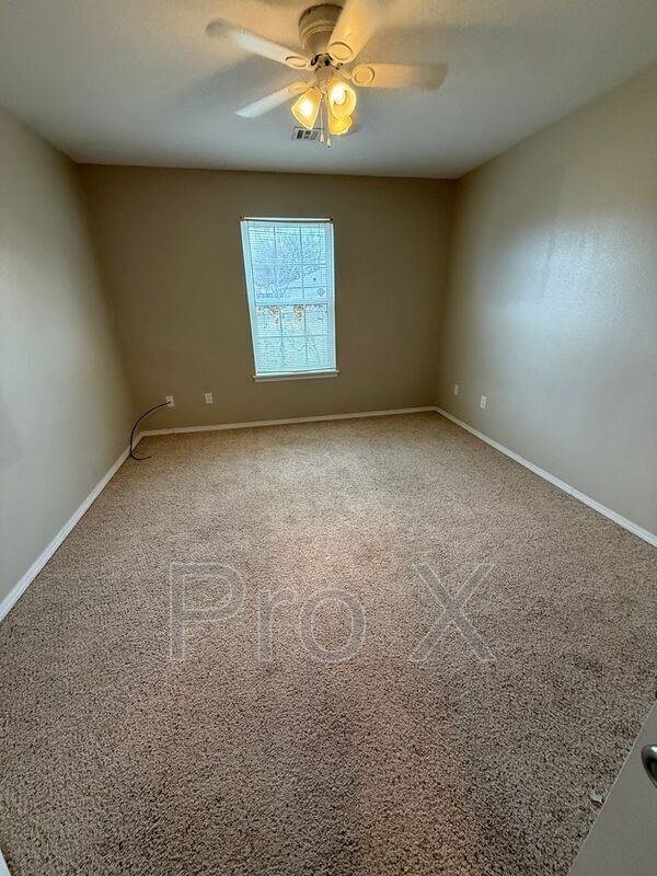 Building Photo - 1603 Annie Baxter Ave