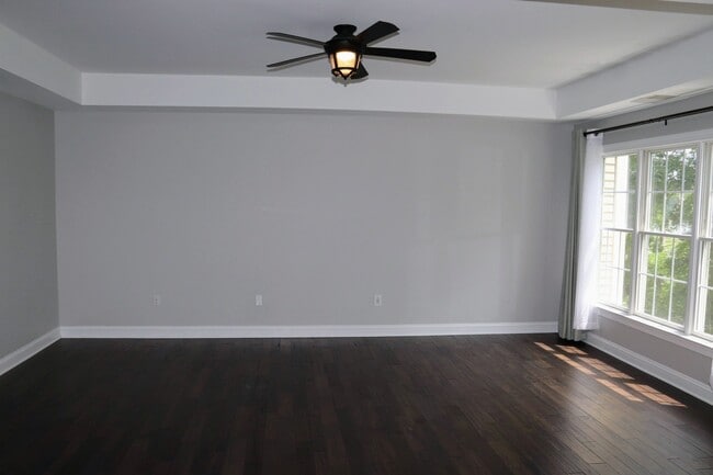 Building Photo - 16844 Panorama Dr