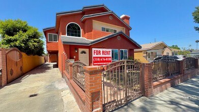 Building Photo - Spacious and bright Hawthorne front house