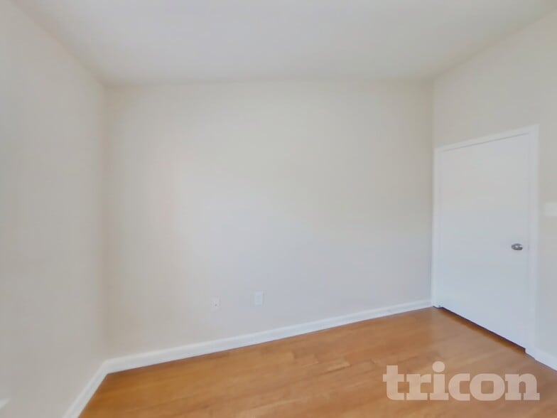 Building Photo - 50 Hamlet Dr