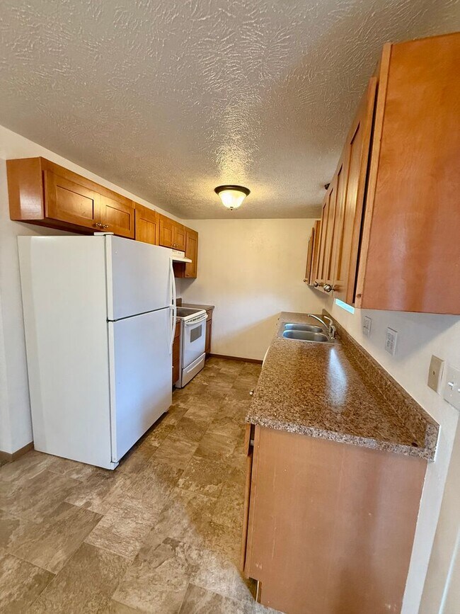Building Photo - 4905 - York Duplex