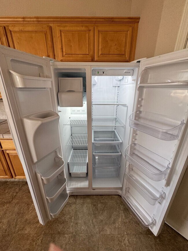 Building Photo - Gorgeous One Story 4 bedroom with Flex Space