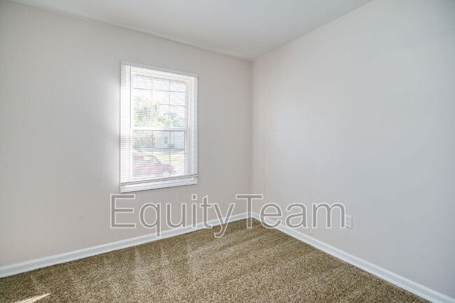 Building Photo - 9751 Marino Dr
