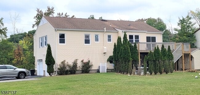 Building Photo - 164 Little Falls Rd