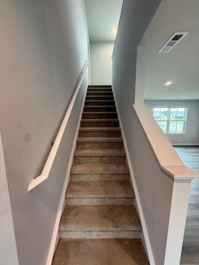 Building Photo - Like-New 4BR Home in Christiana | Open Floor Plan + Large Backyard!