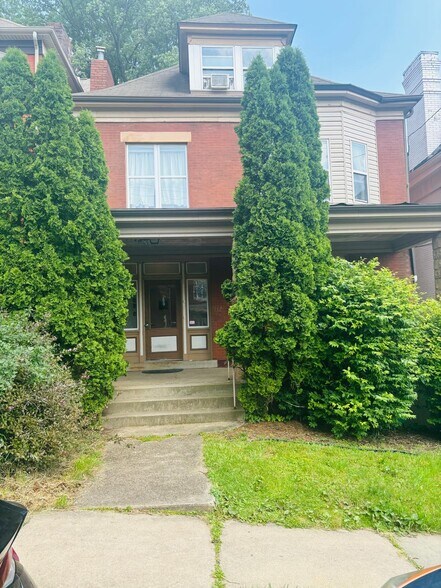 Building Photo - 112 N Fairmount St