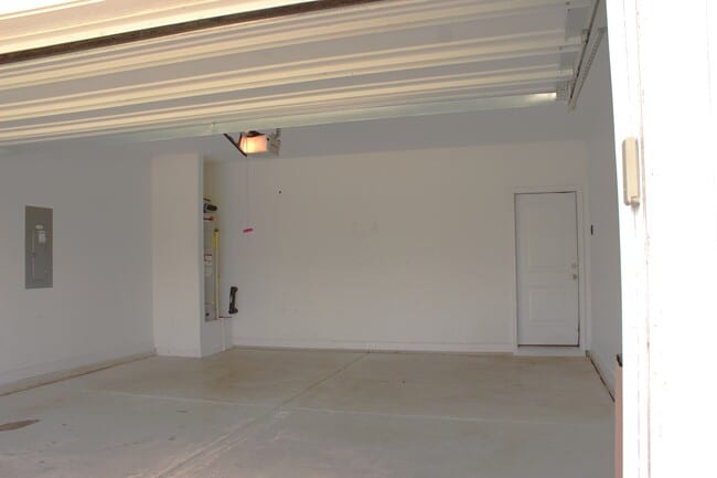 Building Photo - 2143 Stafford Dr