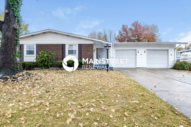 Primary Photo - 4 Bedroom Pet-Friendly Home in FLORISSANT,...