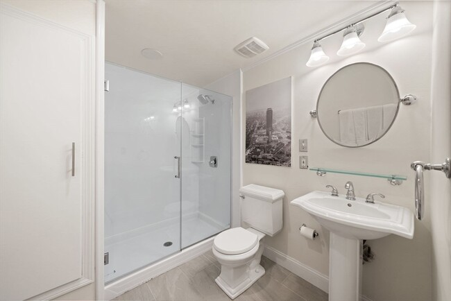 Building Photo - 351 Marlborough St